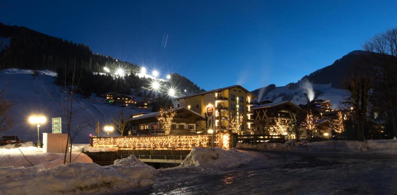 Hotel Almrausch ザールバッハ・ヒンターグレム エクステリア 写真